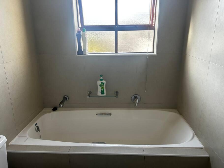 Apartment Tokai South Africa 3-beds 2baths Townhouse *