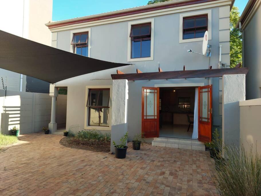 Apartment Tokai South Africa 3-beds 2baths Townhouse *